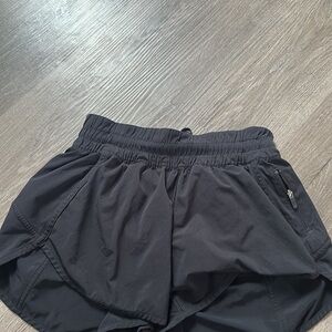 Lululemon tracker short